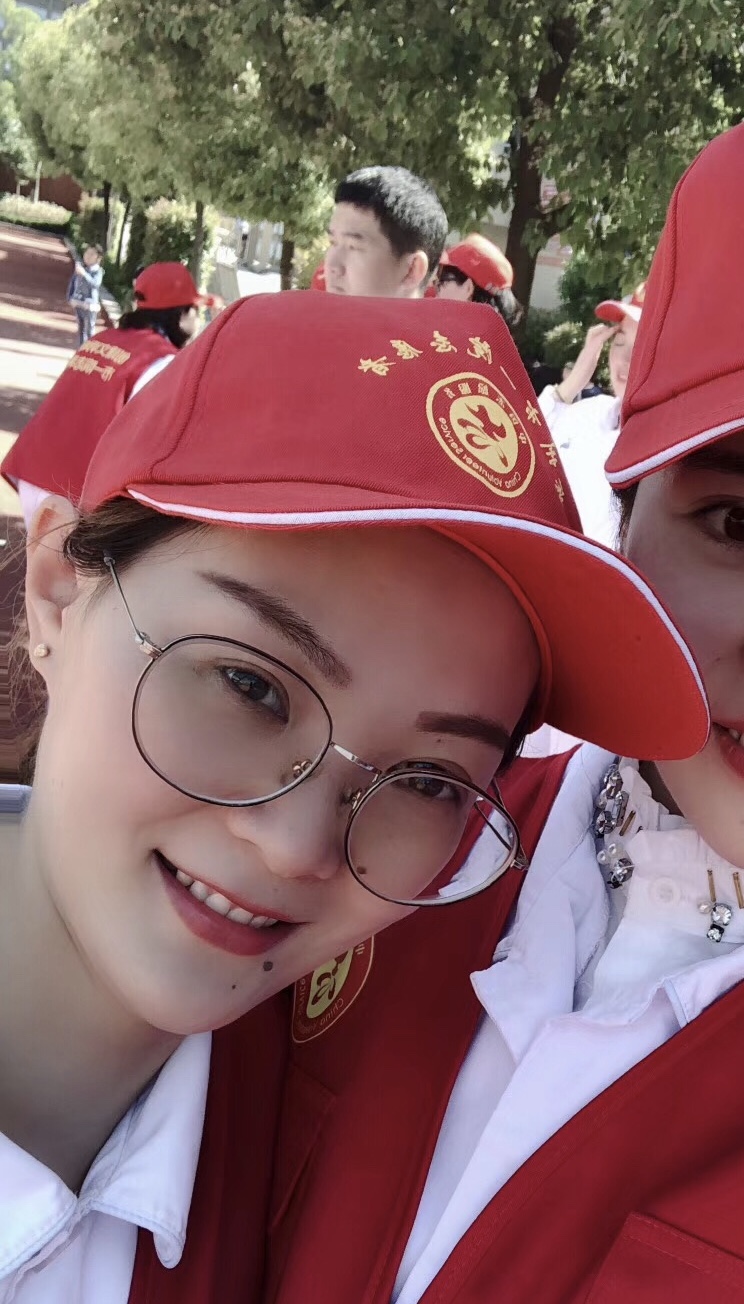 王君.jpg 王君.jpg