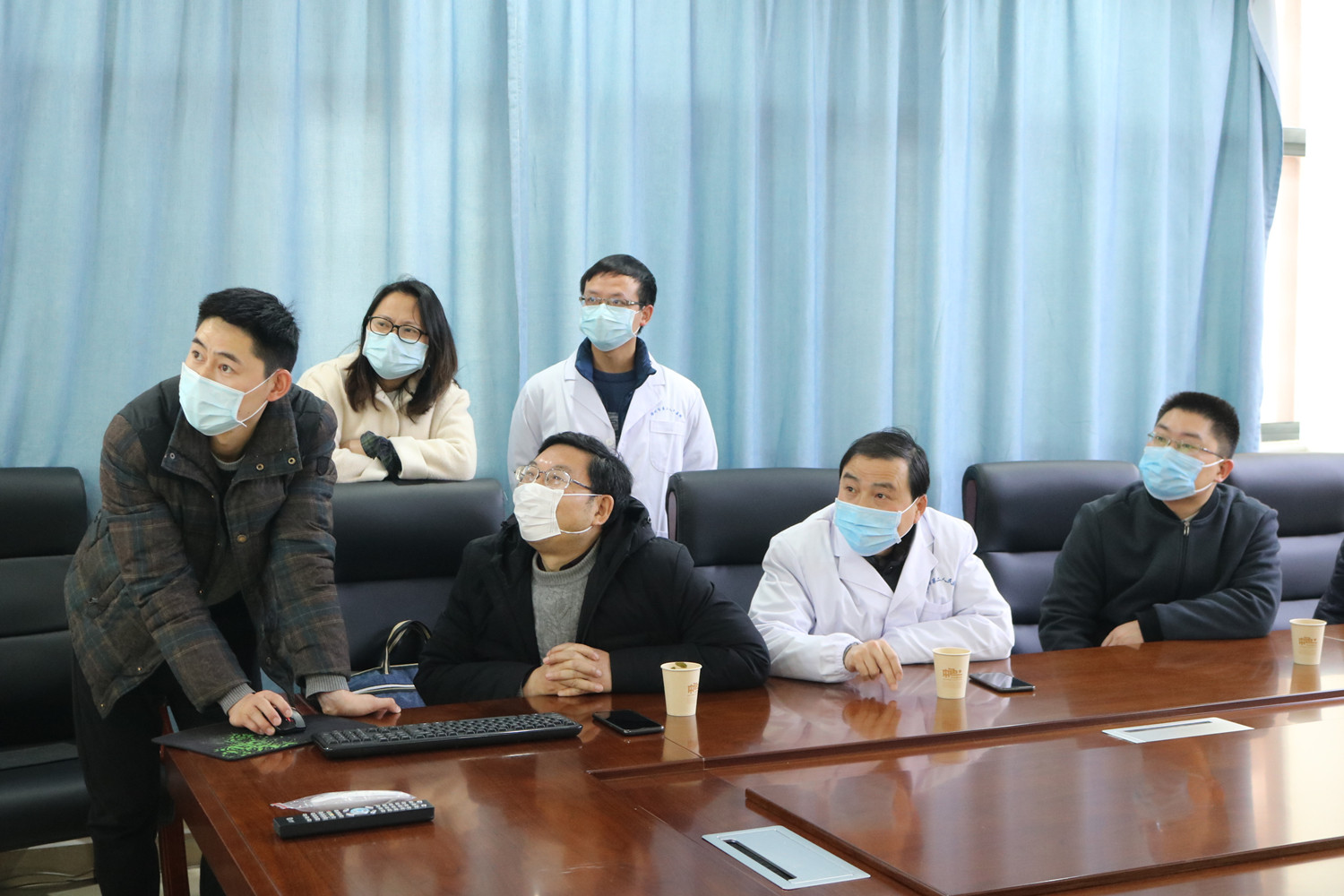 1�³�ɽ �����е�һ����ҽԺ�����ڿ����� �μӳ������¹ڷ��׶���ҽԺ�ж�Ժר�һ��� - ����.JPG