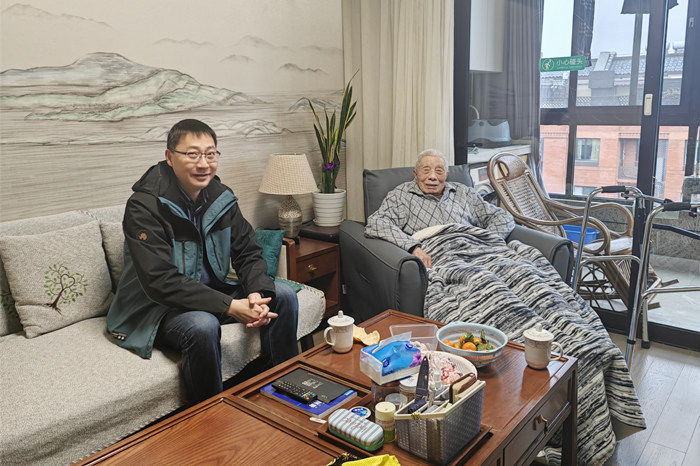 顾炜冈_副本.jpg 顾炜冈_副本.jpg