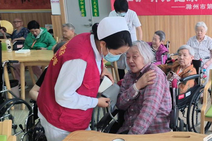 义诊4_副本.jpg 义诊4_副本.jpg